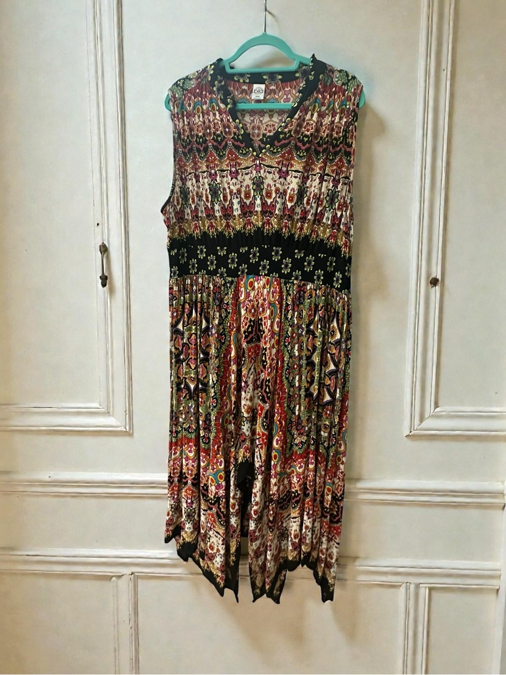 Bila Vibrant Rayon handkerchief hem maxi dress. Size: XXL
